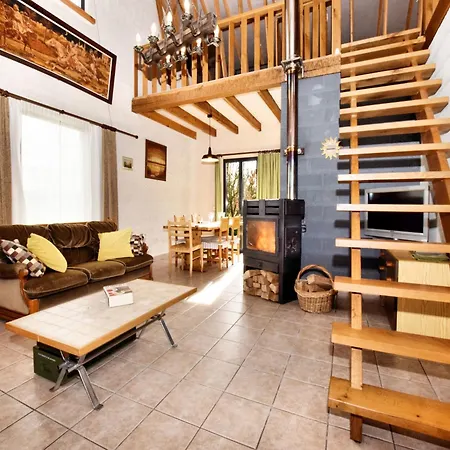 Ferienhaus In Peaceful Setting And Large Garden