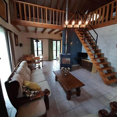 In Peaceful Setting And Large Garden Feriehus