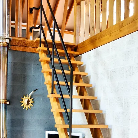 In Peaceful Setting And Large Garden Ferienhaus