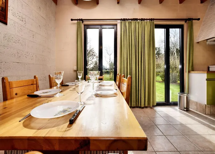 In Peaceful Setting And Large Garden Рандё