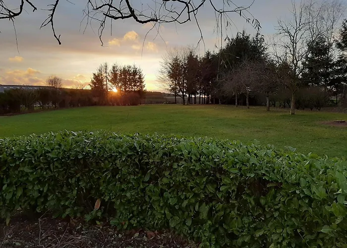 In Peaceful Setting And Large Garden Дом отдыха