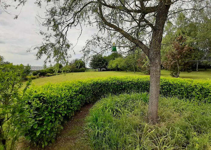 In Peaceful Setting And Large Garden Рандё